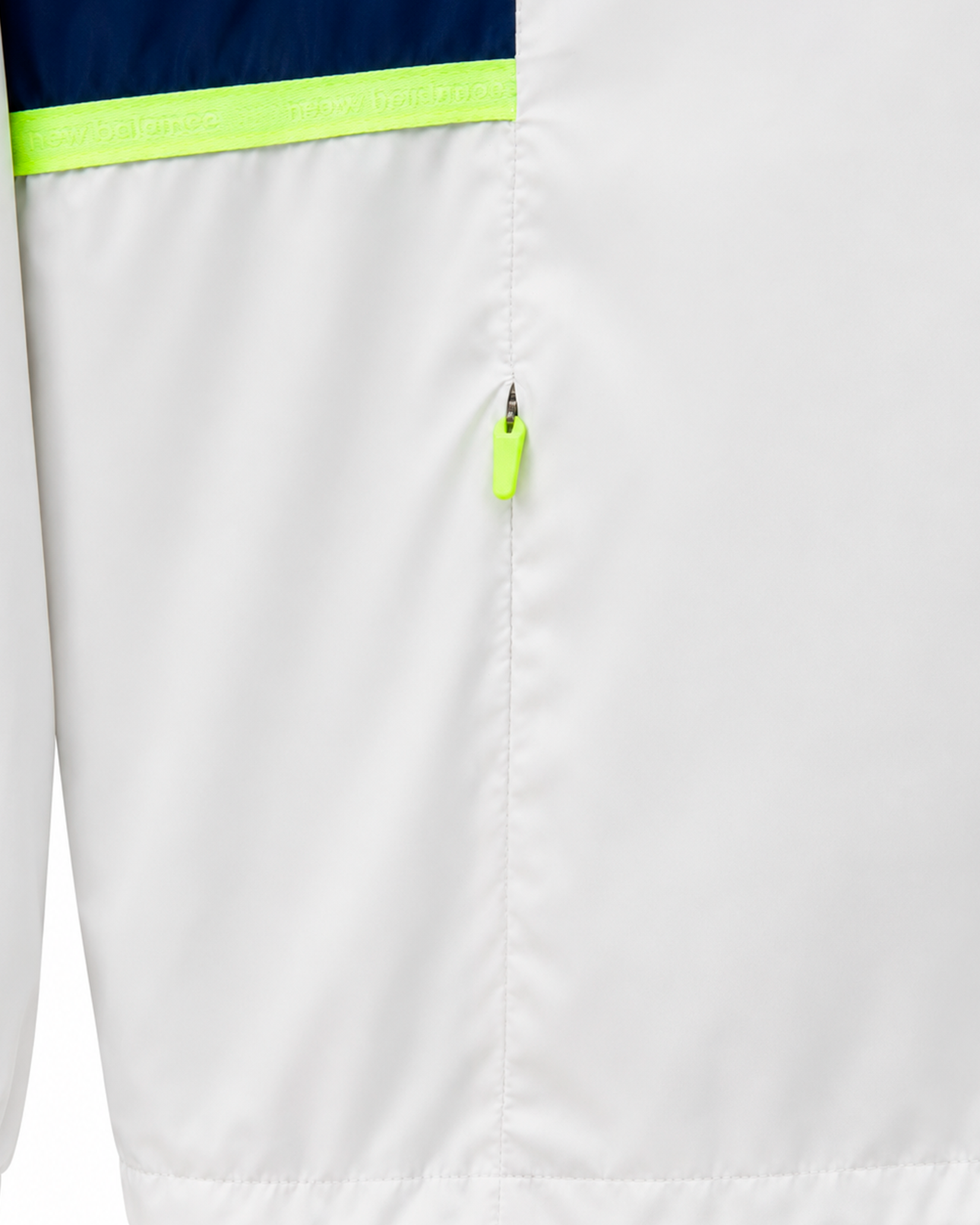 Casaca Deportiva con Capucha New Balance