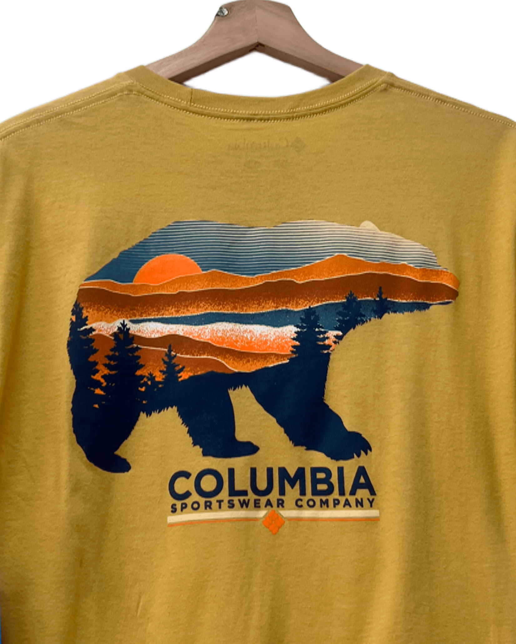 Polo Columbia.