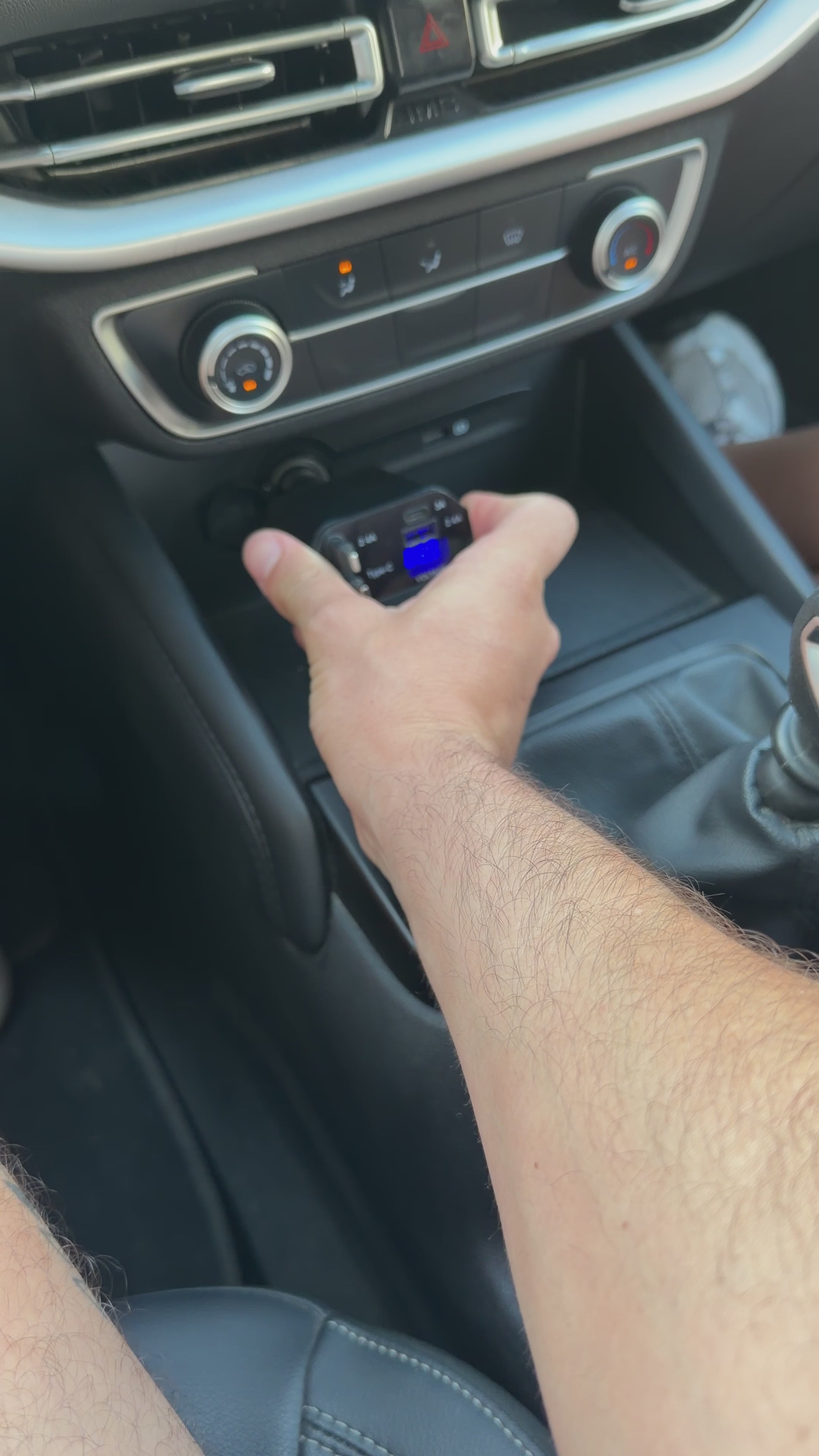 Cargador Retráctil Para Auto 4 en 1